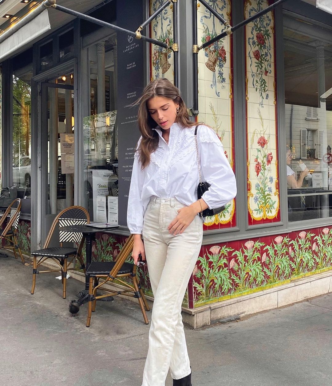 Học các cô nàng Pháp cách mặc đẹp quần jeans trắng