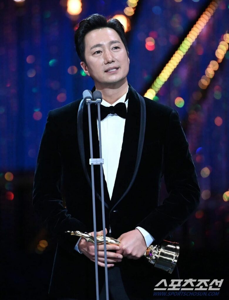 Thang Duy - diễn viên nước ngoài đầu tiên chiến thắng giải điện ảnh Rồng Xanh danh giá của Hàn Quốc - Ảnh 2.