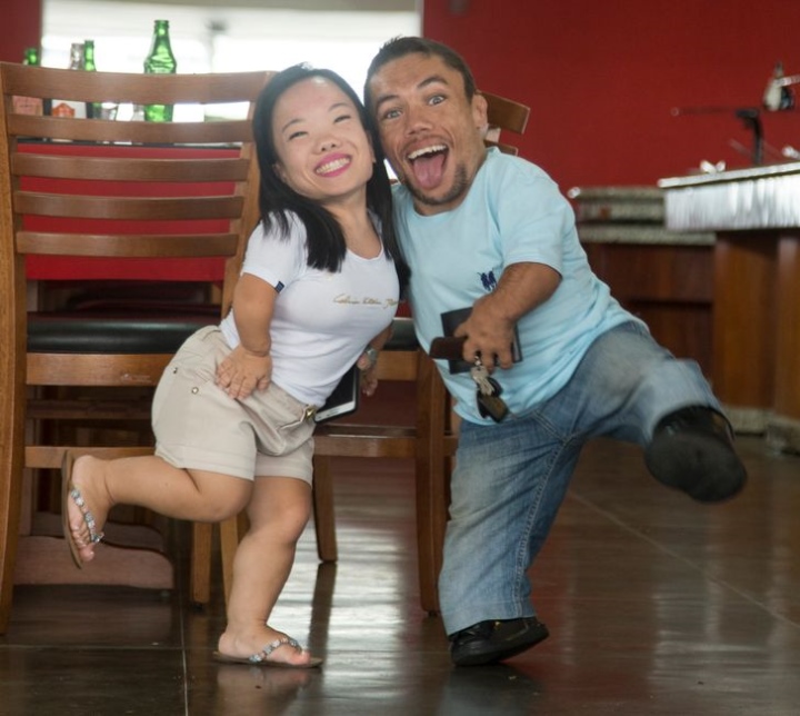 Cặp vợ chồng nhỏ nhất thế giới chia sẻ những khó khăn trong cuộc sống đời thường - Ảnh 3.