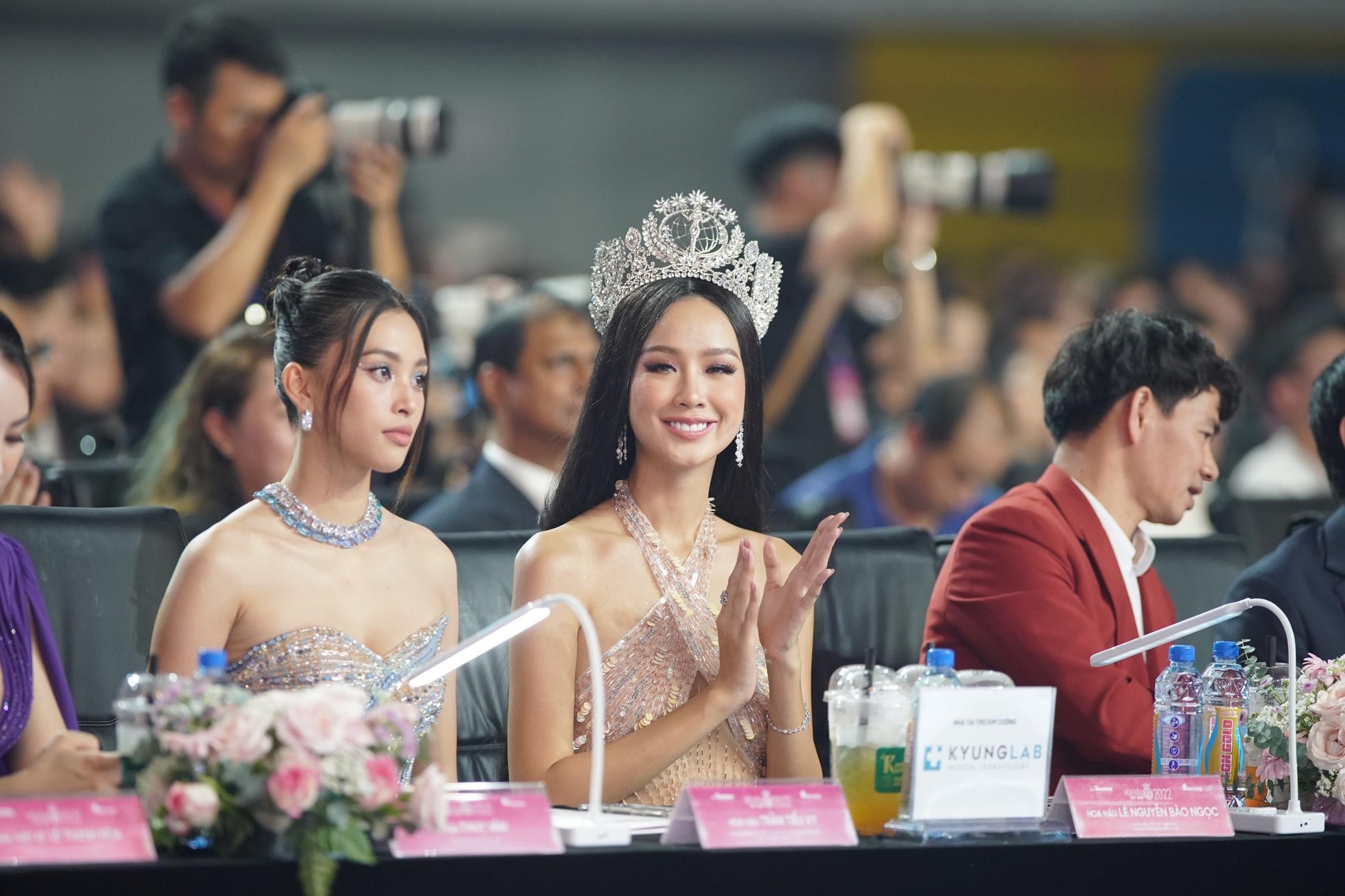 Dàn mỹ nhân ngồi hàng ghế đầu ở chung khảo Hoa hậu Việt Nam - Ảnh 5.