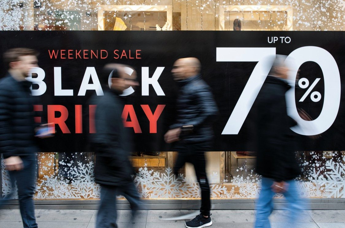 Black Friday ở Châu Âu: khi ngày hội mua sắm không còn là dịp để người tiêu dùng vung tiền - Ảnh 1.