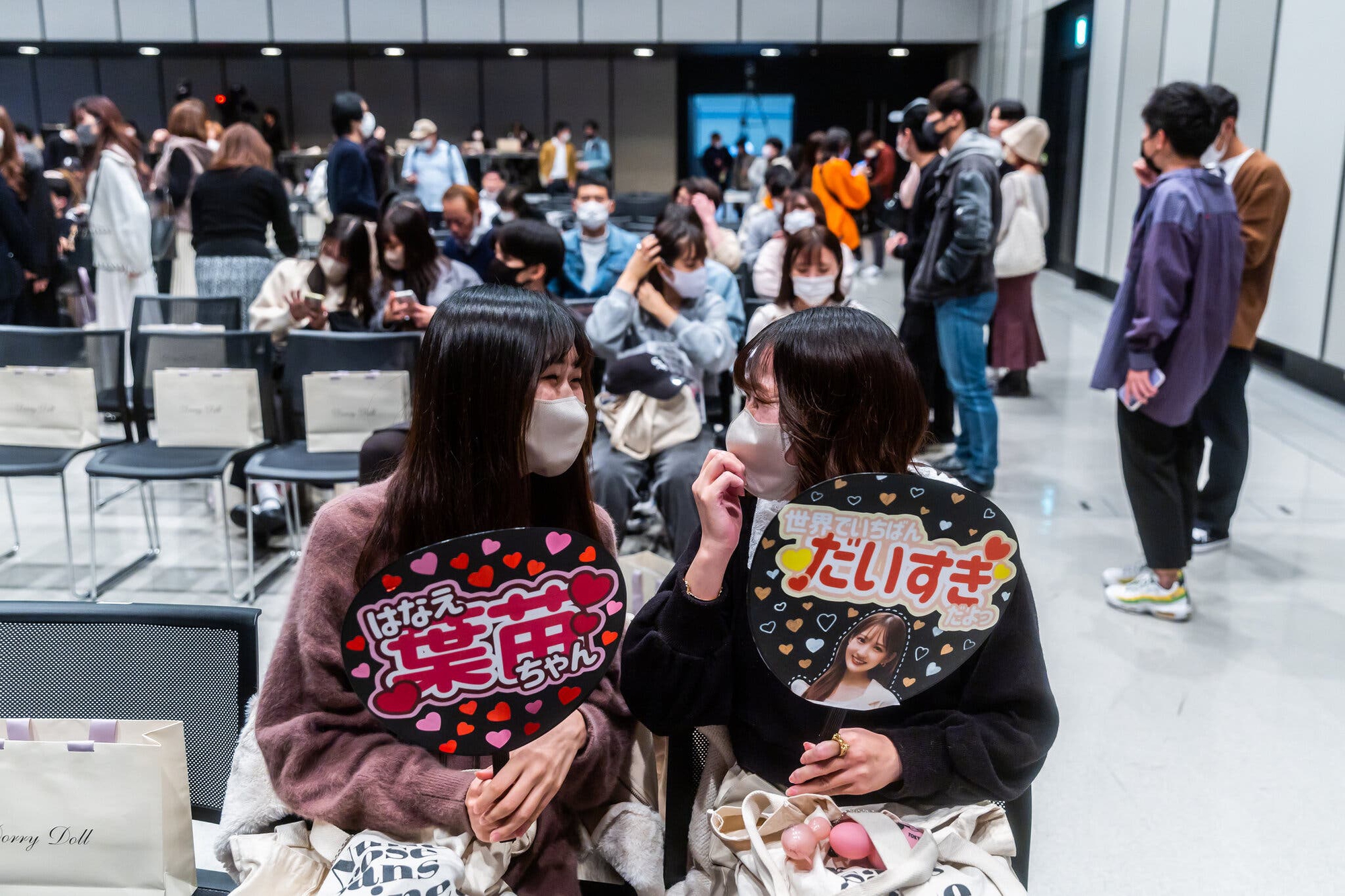 Nhức nhối tìm ‘bình hoa di động’ đội lốt thi hoa khôi ở Nhật: Công ty người mẫu 'sướng' vì tiện, thí sinh 'khóc ròng' vì ăn kiêng - Ảnh 3.
