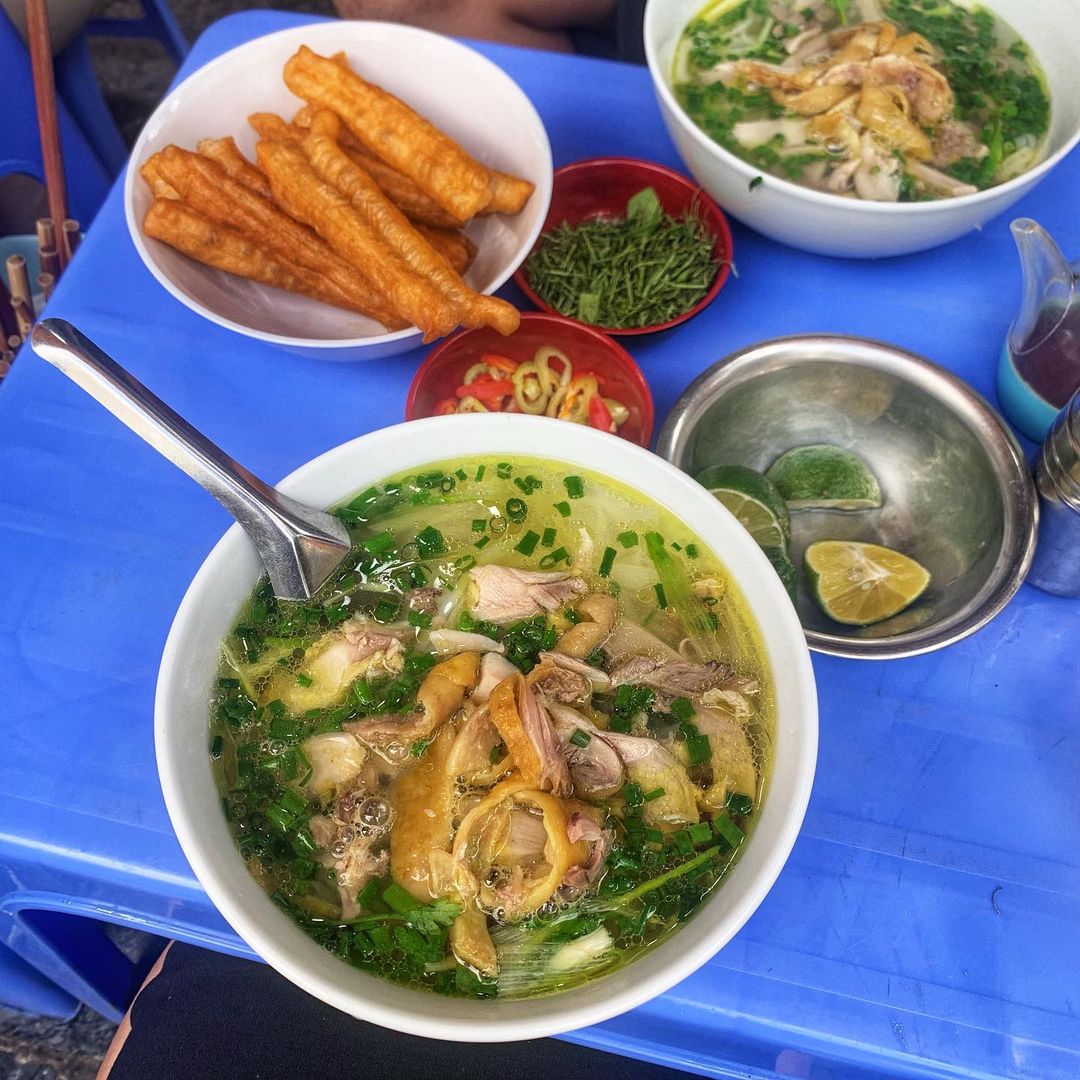 Không chỉ có phở bò, 3 quán phở gà ở Hà Nội cũng được trang mạng quốc tế gợi ý cho du khách - Ảnh 7.