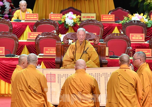 Suy tôn Trưởng lão Hòa thượng Thích Trí Quảng lên ngôi Pháp chủ Giáo hội Phật giáo Việt Nam - Ảnh 4.