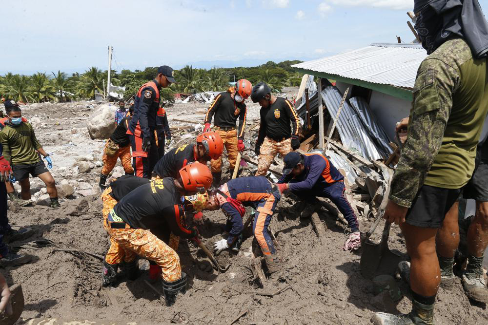 Philippines: Số người tử vong do bão Nalgae vượt mốc 150, mưa lớn vẫn tiếp diễn - Ảnh 2.
