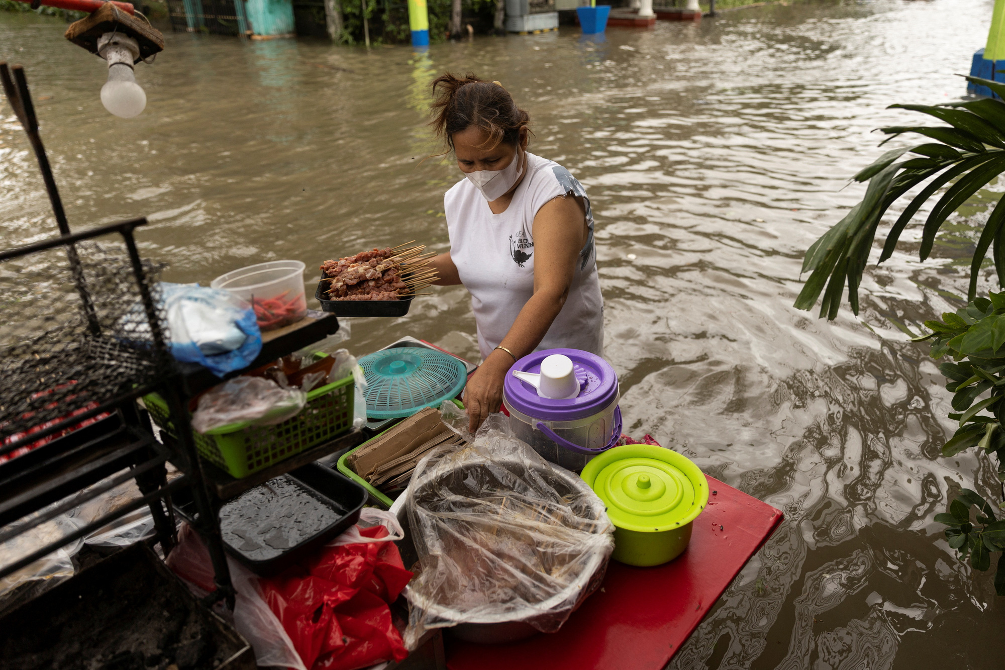 Philippines: Số người tử vong do bão Nalgae vượt mốc 150, mưa lớn vẫn tiếp diễn - Ảnh 1.