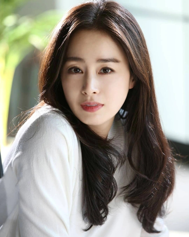 Song Ji Hyo, Kim Tae Hee sở hữu &quot;mặt số đỏ&quot; mà không làm gì cũng giàu  - Ảnh 5.