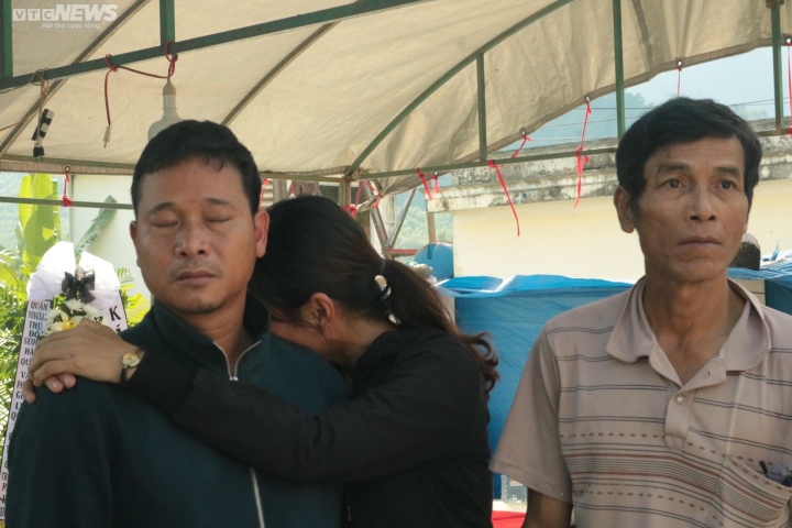 Thi thể nữ sinh từ Hàn Quốc về nhà trong những giọt nước mắt tiếc thương - Ảnh 3.