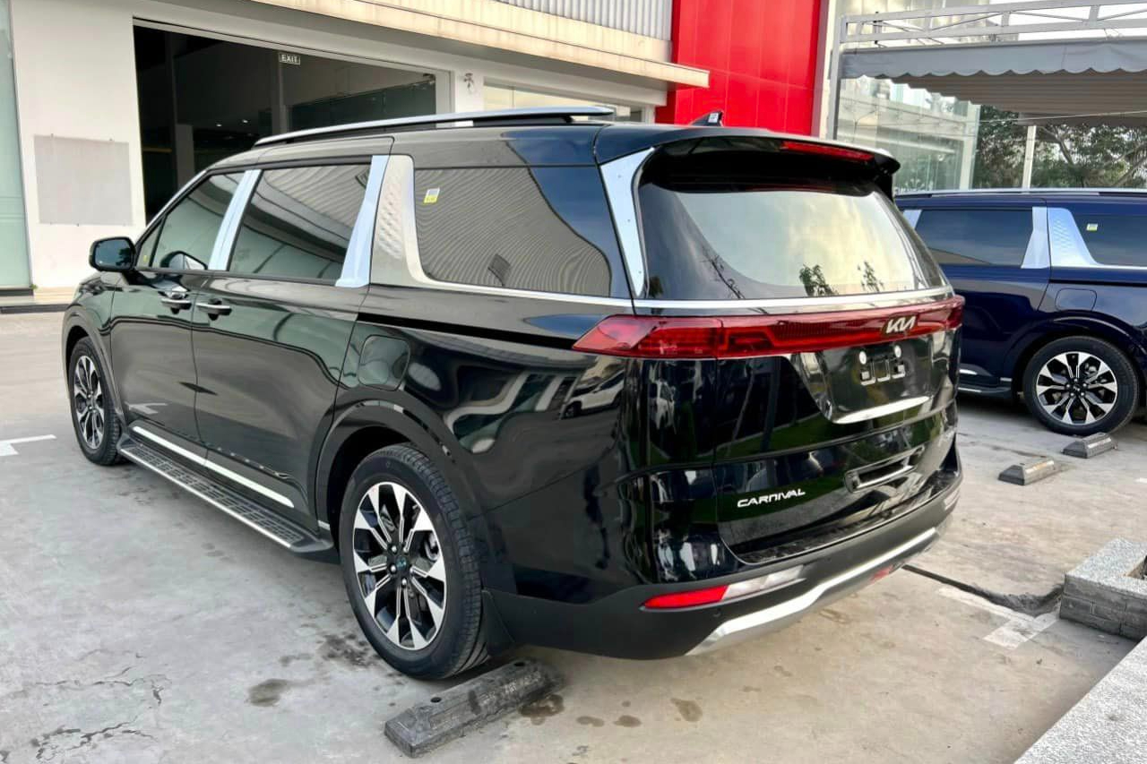 Kia Carnival tăng giá 5 lần trong 1 năm: Bản rẻ nhất 1,269 tỷ ngang Sorento tầm trung - Ảnh 4.