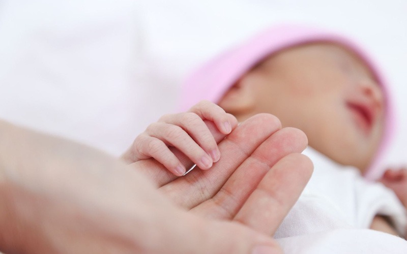 Kịp thời cắt khối u nang buồng trứng xoắn hoại tử cho bé gái... 1 ngày tuổi - Ảnh 1. Kịp thời cắt khối u nang buồng trứng xoắn hoại tử cho bé gái... 1 ngày tuổi - Ảnh 1.