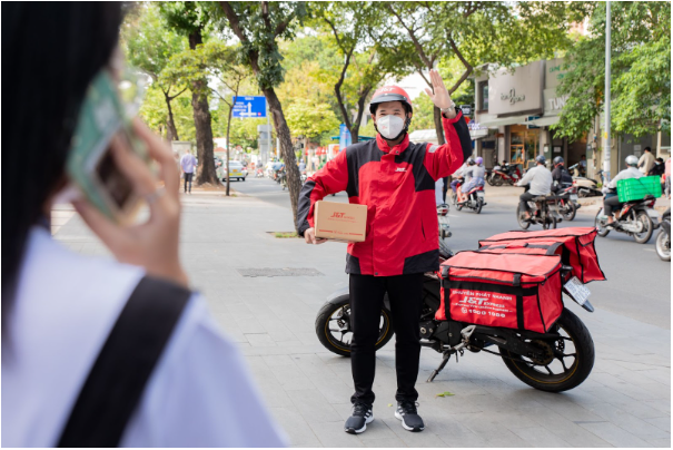 J&T Express giảm cước vận chuyển lên đến 20% đón sóng ưu đãi cuối năm - Ảnh 3. J&T Express giảm cước vận chuyển lên đến 20% đón sóng ưu đãi cuối năm - Ảnh 3.