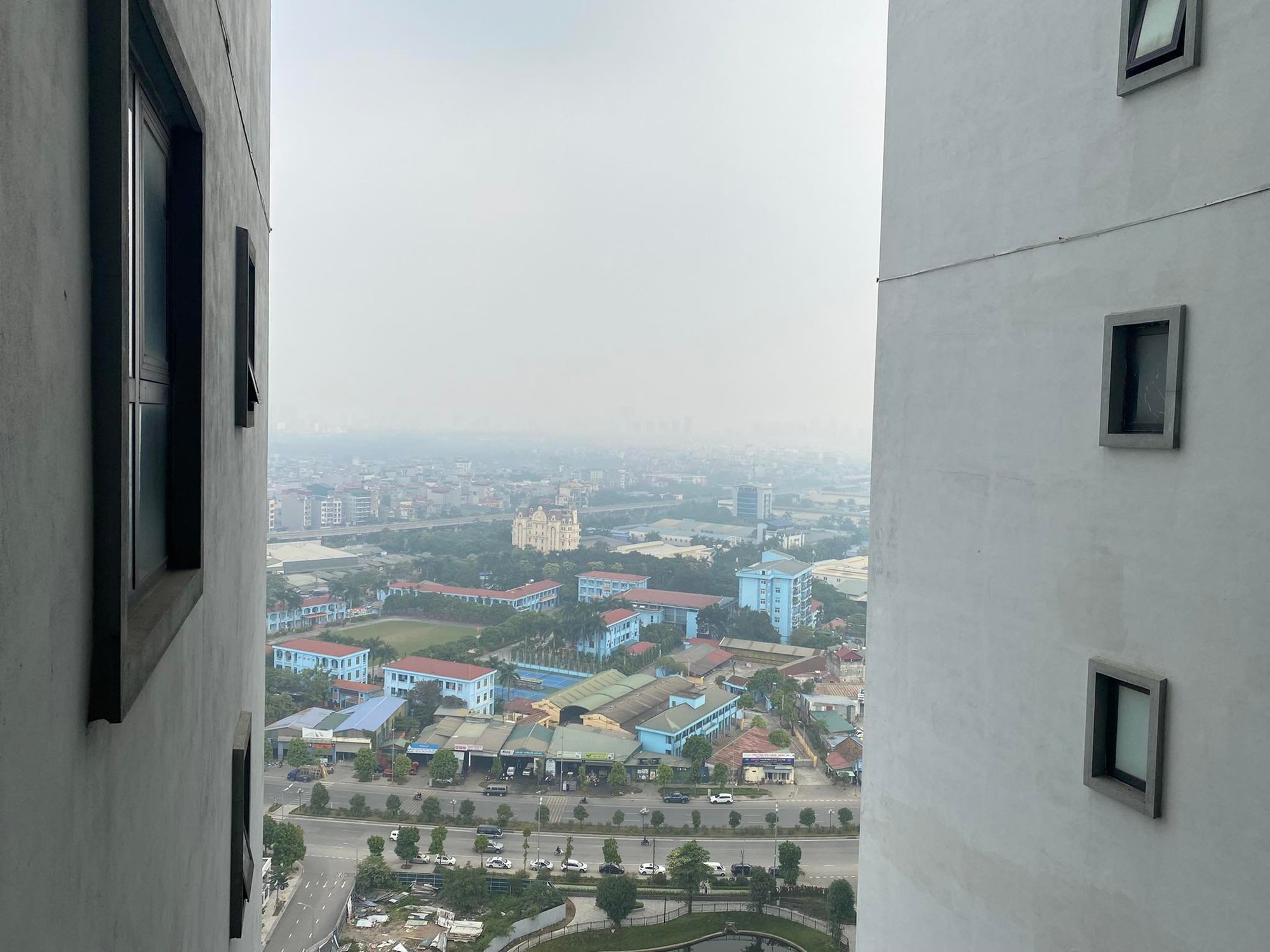 Hà Nội: Chất lượng không khí ở mức nguy hại nhiều ngày liên tiếp, chuyên gia khuyến cáo người dân chủ động theo dõi, bảo vệ sức khỏe - Ảnh 7.