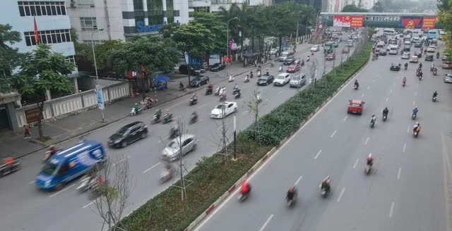 Từ hàng cây hoa sữa, nhìn lại những lần 'biến hình' của đường Nguyễn Chí Thanh - con đường từng đẹp nhất Việt Nam - Ảnh 8.