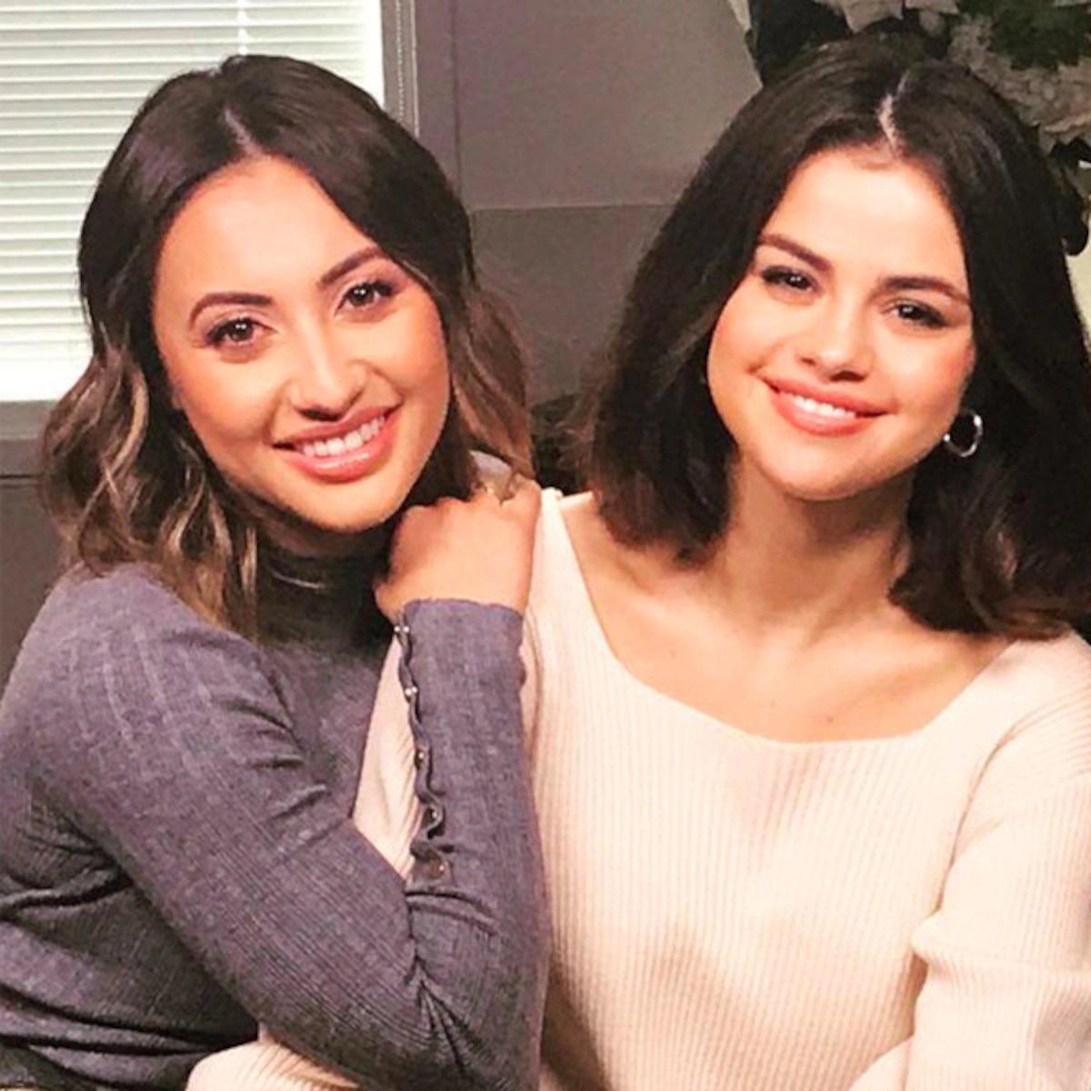 Tình bạn hơn một thập kỷ của Selena Gomez và bạn thân tan vỡ vì sao? - Ảnh 3. Tình bạn hơn một thập kỷ của Selena Gomez và bạn thân tan vỡ vì sao? - Ảnh 3.