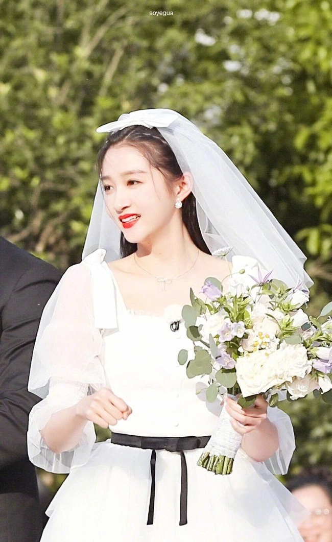 Lộc Hàm và Quan Hiểu Đồng đăng ký kết hôn sau 6 năm, Cbiz sắp có đám cưới thế kỷ? - Ảnh 2. Lộc Hàm và Quan Hiểu Đồng đăng ký kết hôn sau 6 năm, Cbiz sắp có đám cưới thế kỷ? - Ảnh 2.
