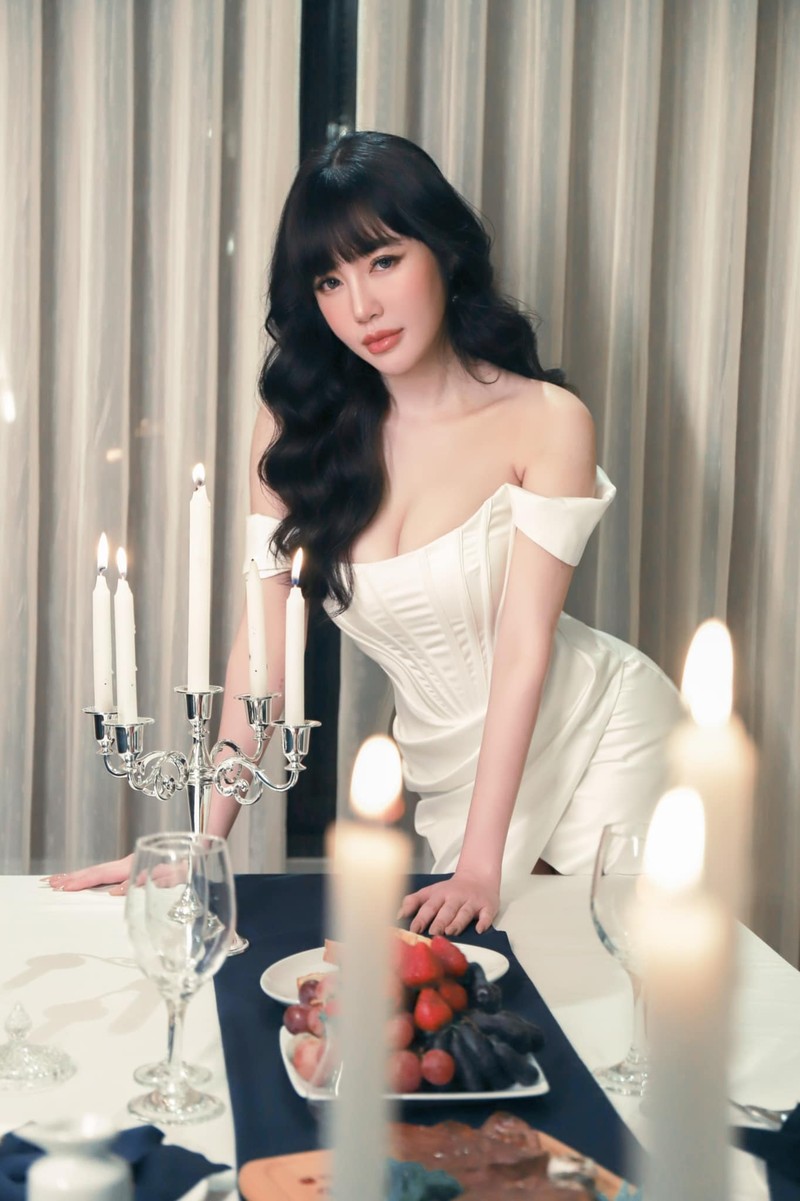 Elly Trần: Sự thay đổi đáng kể từ hot girl nóng bỏng tới bà mẹ 2 con - Ảnh 8.