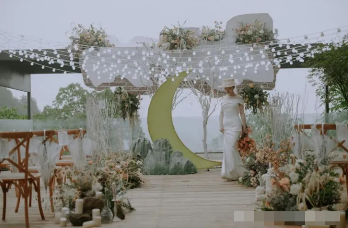 Đám cưới nhỏ xinh dành cho 20 người nhưng tỉ mỉ như cảnh trong phim ngôn tình - Ảnh 3.