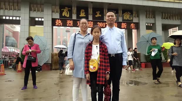 Bi kịch của thần đồng nhỏ tuổi nhất Trung Quốc: 10 tuổi đỗ ĐH nhưng tốt nghiệp không nơi nào nhận, giờ chật vật mưu sinh với mức lương 7 triệu/tháng - Ảnh 3.