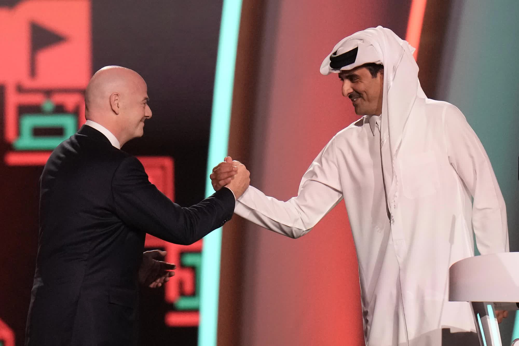 Vị vua đem World Cup 2022 về cho Qatar: Quân chủ tại vị trẻ nhất thế giới, 'bị' chọn làm vua sau khi anh trai bỏ ngôi thái tử - Ảnh 6.