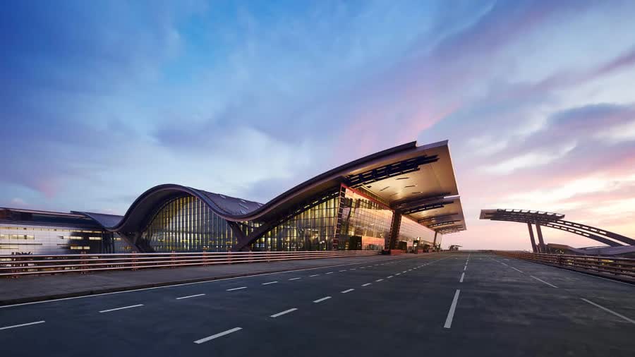 Chiêm ngưỡng sân bay xa hoa nhất thế giới tại Qatar: Mang trọn kiến trúc của tương lai, bên ngoài tựa cơn sóng, bên trong gây choáng ngợp - Ảnh 1. Chiêm ngưỡng sân bay xa hoa nhất thế giới tại Qatar: Mang trọn kiến trúc của tương lai, bên ngoài tựa cơn sóng, bên trong gây choáng ngợp - Ảnh 1.