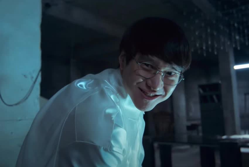 'Connect': Go Kyung Pyo làm khán giả sởn gai ốc, Jung Hae In diễn xuất đỉnh ở phim kinh dị mới - Ảnh 4.