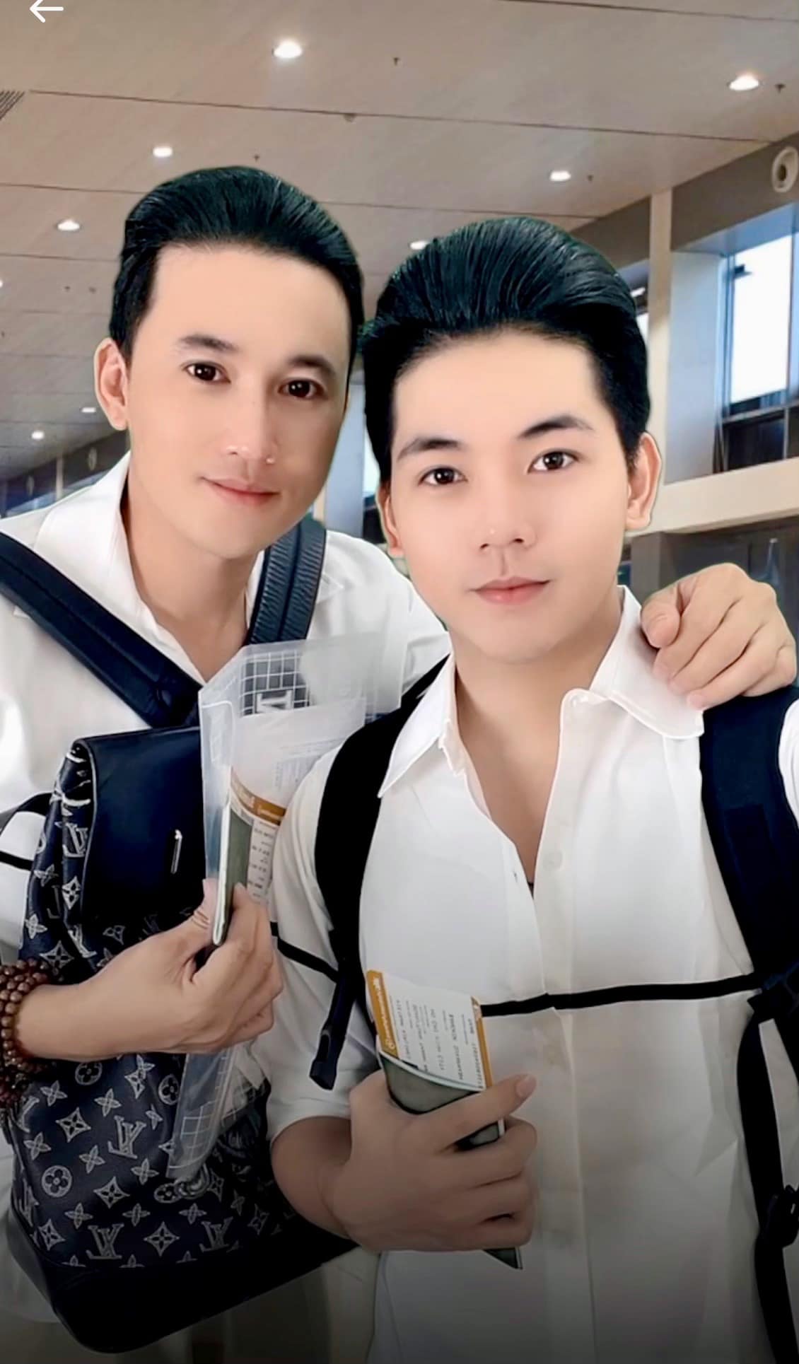 Sao nam Vbiz và bạn trai chào đón cặp song sinh nhờ phương pháp mang thai hộ - Ảnh 2. Sao nam Vbiz và bạn trai chào đón cặp song sinh nhờ phương pháp mang thai hộ - Ảnh 2.
