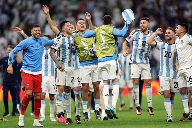 Giúp Argentina vào bán kết World Cup 2022, Messi lập nên nhiều kỷ lục mới - Ảnh 1.
