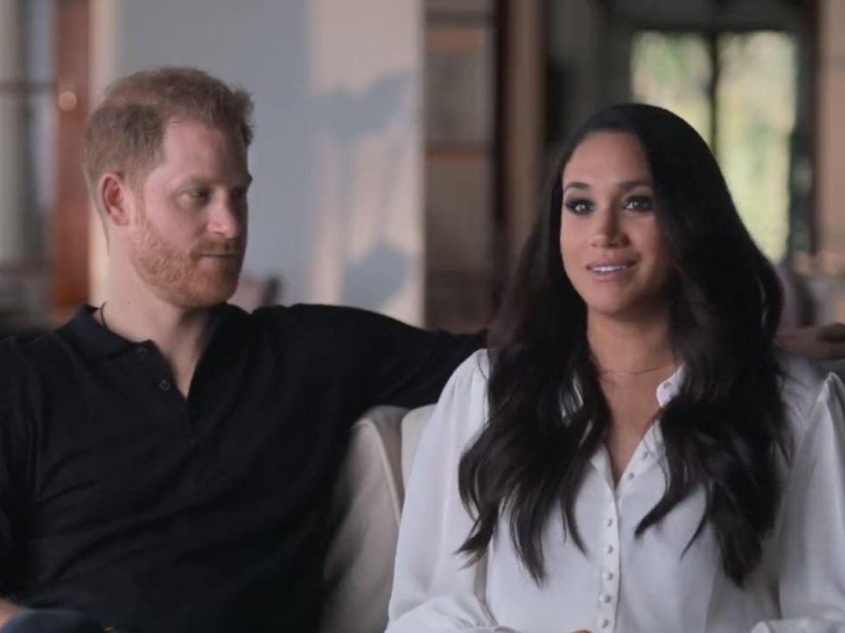 Cách Meghan 'thao túng tâm lý' Vương tử Harry: Lạnh nhạt với anh trai William, dung túng việc nhạo báng cố Nữ hoàng Anh - Ảnh 4.