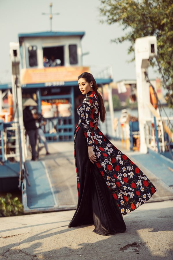 Khánh Vân: Nàng hậu diện áo dài đẹp nhất Hoa hậu Hoàn vũ Việt Nam - Ảnh 11. Khánh Vân: Nàng hậu diện áo dài đẹp nhất Hoa hậu Hoàn vũ Việt Nam - Ảnh 11.