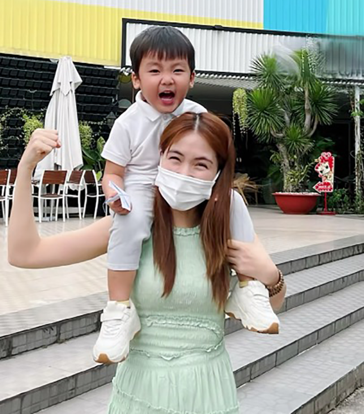 Sao Việt 12/12: Hai con gái Quyền Linh thích thú được thăm Hà Nội - Ảnh 10. Sao Việt 12/12: Hai con gái Quyền Linh thích thú được thăm Hà Nội - Ảnh 10.
