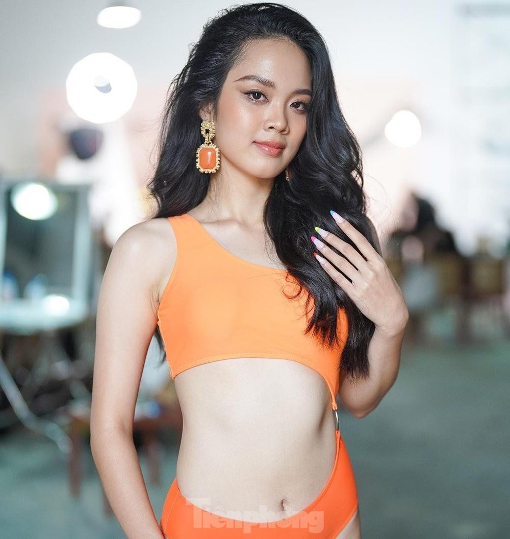 Thí sinh Hoa hậu Việt Nam trong buổi chụp ảnh áo tắm - Ảnh 8.