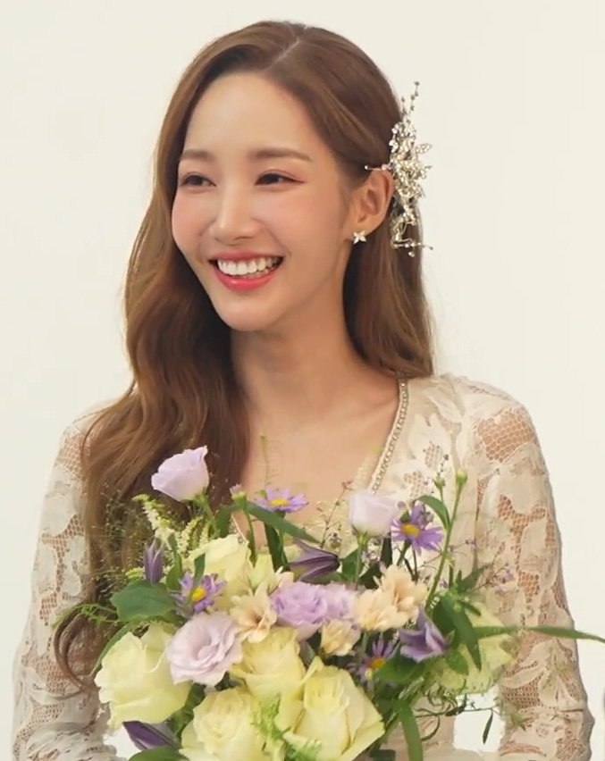 Không mê nổi visual 4 nữ chính phim Hàn 2022 này: Có cô bị dìm bởi makeup, riêng Park Min Young tong teo đến nản - Ảnh 8. Không mê nổi visual 4 nữ chính phim Hàn 2022 này: Có cô bị dìm bởi makeup, riêng Park Min Young tong teo đến nản - Ảnh 8.
