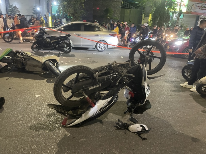 Truy tìm tài xế tông chết người trên phố Trần Khát Chân, Hà Nội - Ảnh 1.