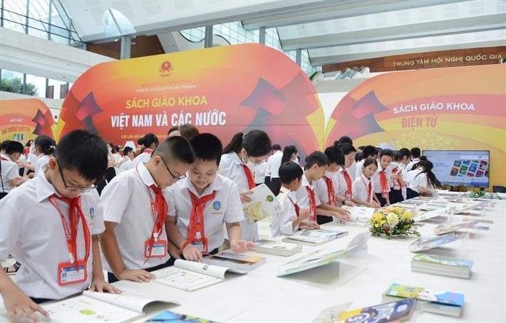 Xã hội hóa biên soạn sách giáo khoa giúp huy động trí tuệ tập thể - Ảnh 3. Xã hội hóa biên soạn sách giáo khoa giúp huy động trí tuệ tập thể - Ảnh 3.