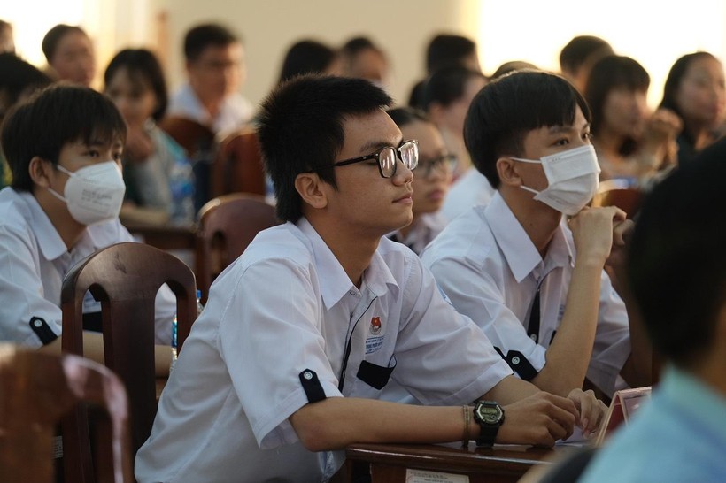 Học sinh chuyên Toán giành huy chương Olympic... Sinh học quốc tế - Ảnh 4. Học sinh chuyên Toán giành huy chương Olympic... Sinh học quốc tế - Ảnh 4.