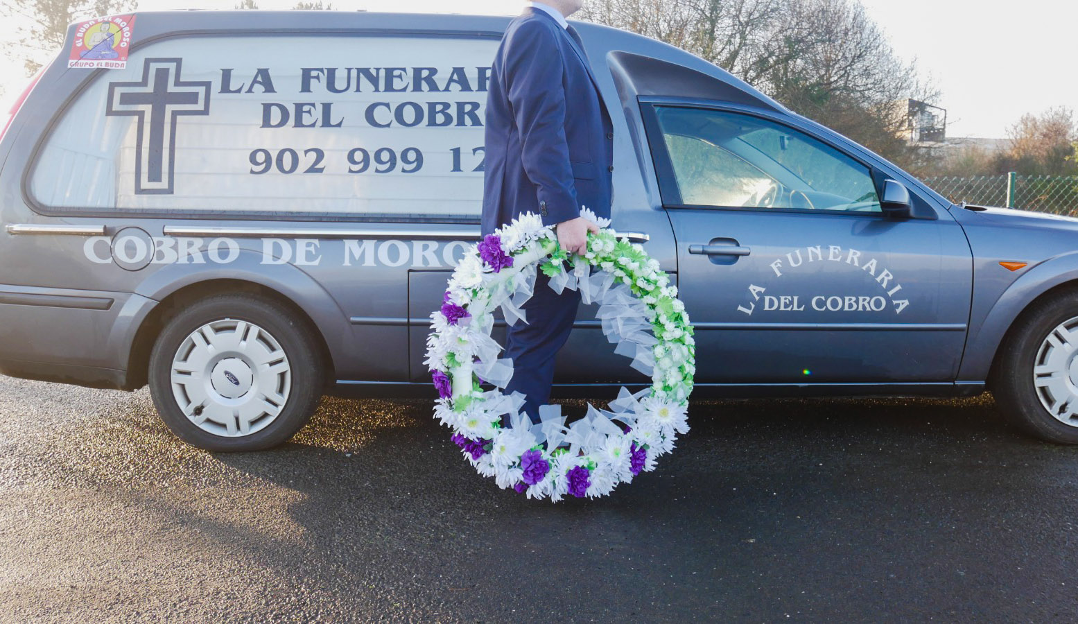 Đòi nợ bằng xe tang bùng nổ ở Tây Ban Nha - Ảnh 1.