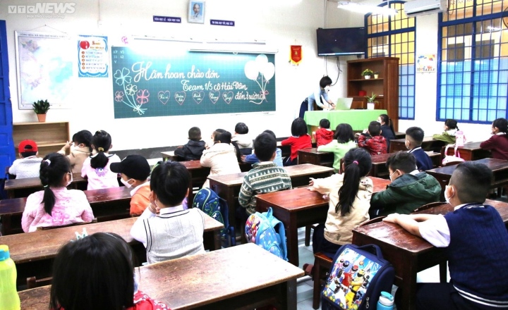 Đà Nẵng: Giáo viên nghỉ việc nhiều, học sinh không được học đủ 2 buổi/ngày - Ảnh 1.