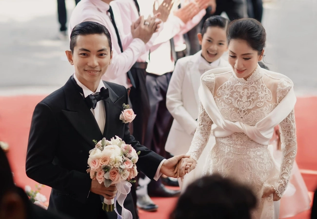 Váy cưới của Khánh Thi: Thiết kế gợi cảm nhưng tinh tế vô cùng nhờ một chi tiết - Ảnh 1. thiết kế váy cưới của khánh thi