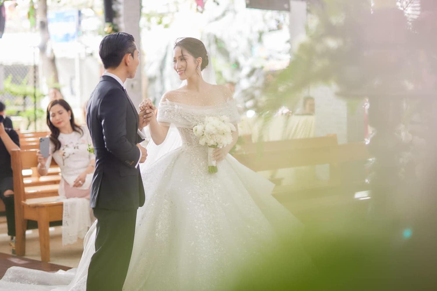 Váy cưới của Khánh Thi - Ảnh 3. thiết kế váy cưới của khánh thi