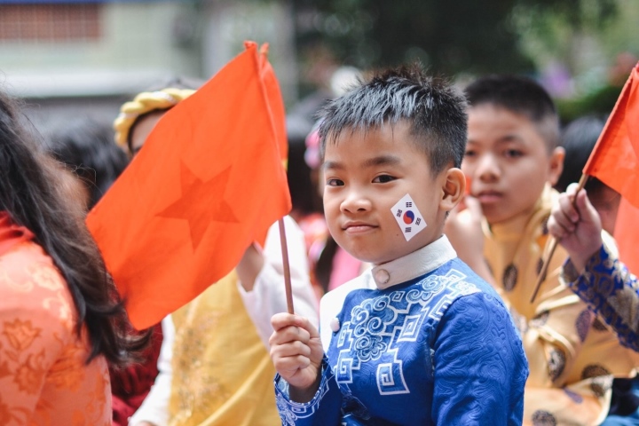 Phụ huynh không đồng tình lịch nghỉ Tết Nguyên đán của học sinh Hà Nội - Ảnh 2.