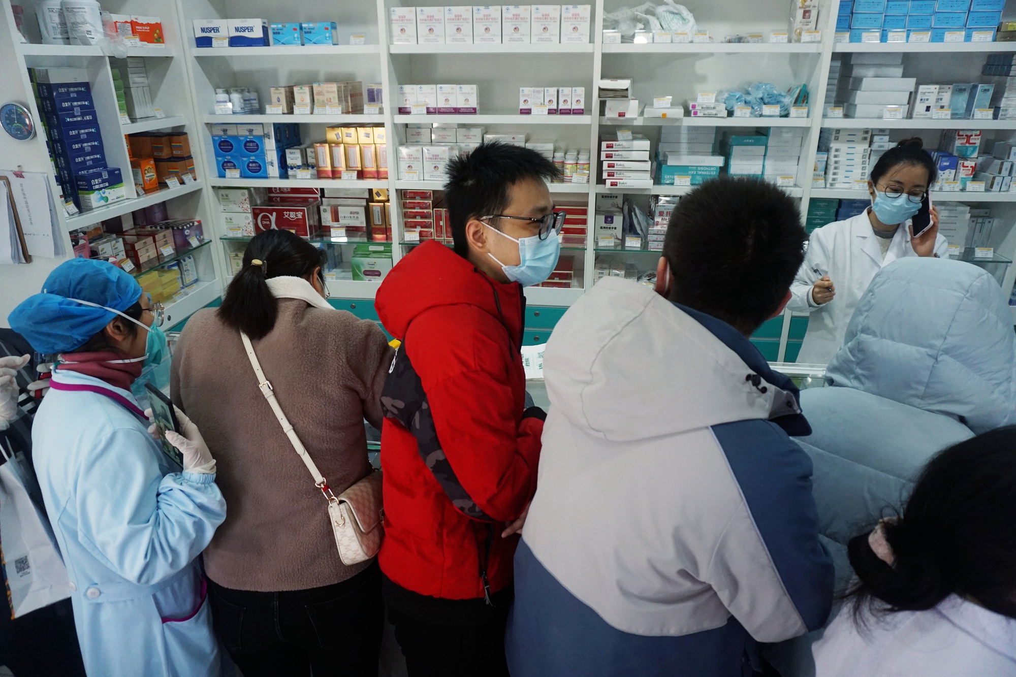Trung Quốc ghi nhận 2 ca tử vong do COVID-19 sau 3 tuần nới lỏng chống dịch - Ảnh 1.