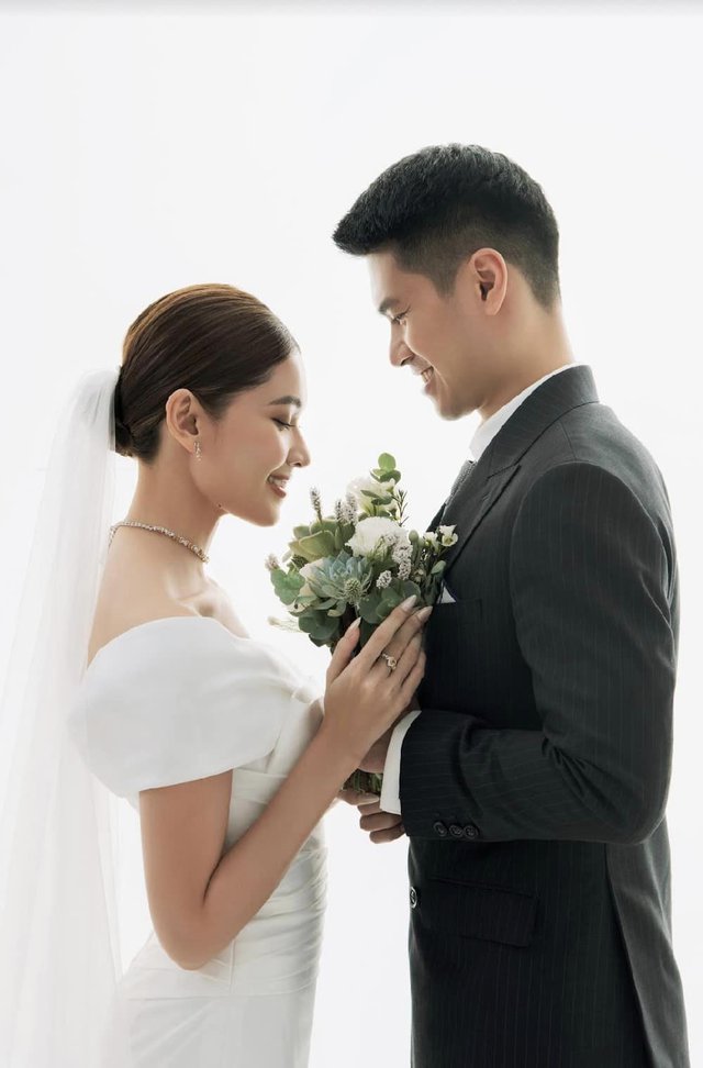 Á hậu Thuỳ Dung khoe nhan sắc mỹ miều khi thử váy cưới, hé lộ điều đặc biệt về dàn dâu phụ - Ảnh 8.