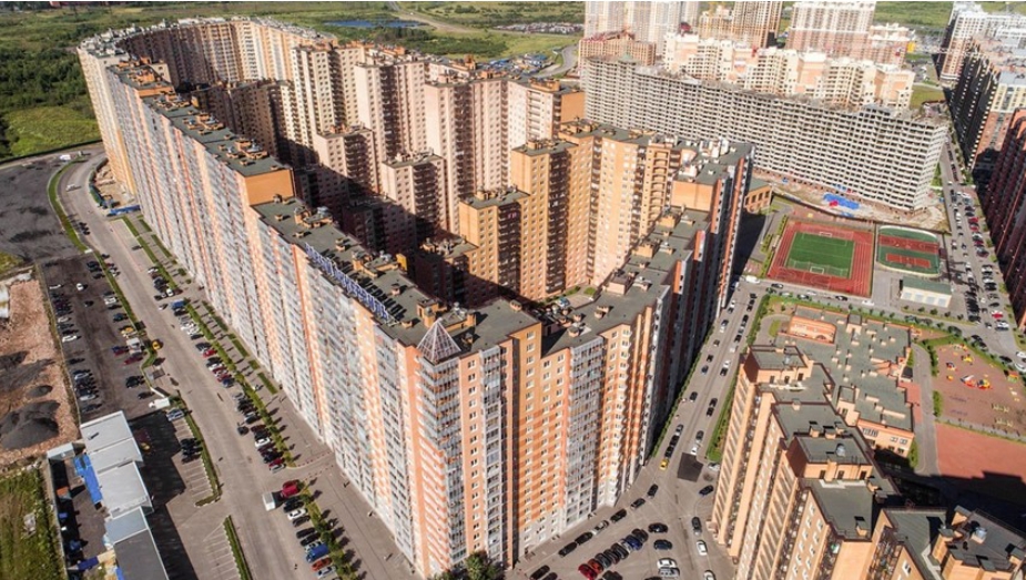 Tòa nhà được mệnh danh là &quot;siêu chung cư&quot; ở Nga: Có 3.708 căn hộ, chứa đủ dân số một thành phố, ai ở cũng mê vì 3 điều này - Ảnh 1.
