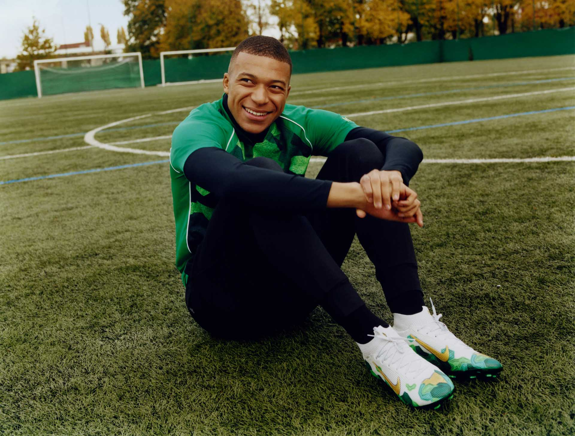 Kylian Mbappe: Từ cậu nhóc vùng ngoại ô Paris đến biểu tượng giấc mơ của cả một thế hệ trẻ nước Pháp - Ảnh 4.