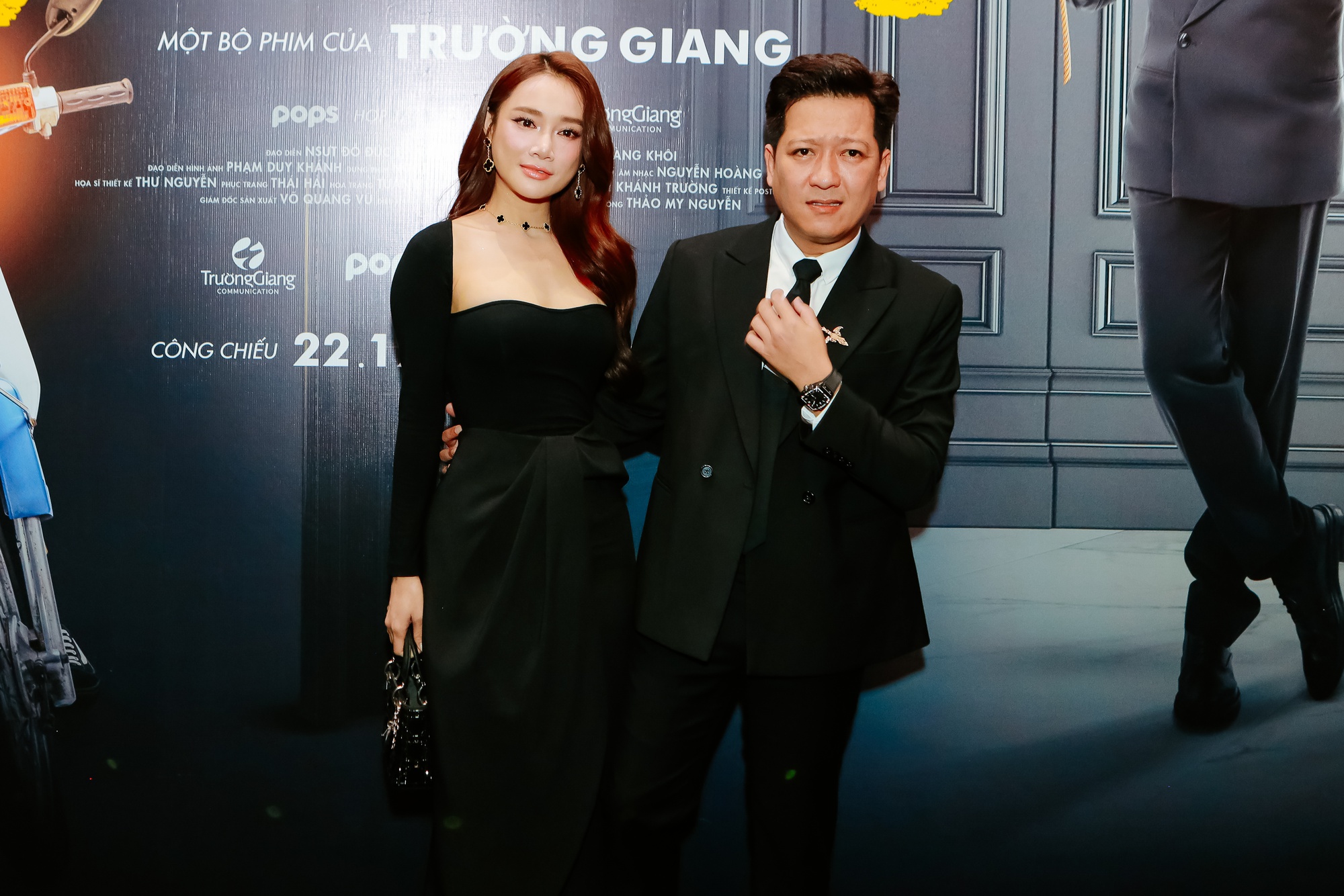 Nhã Phương xinh đẹp bên Trường Giang, có phát ngôn gây chú ý về cảnh thân mật của ông xã và Tiểu Vy - Ảnh 4. Nhã Phương xinh đẹp bên Trường Giang, có phát ngôn gây chú ý về cảnh thân mật của ông xã và Tiểu Vy - Ảnh 4.