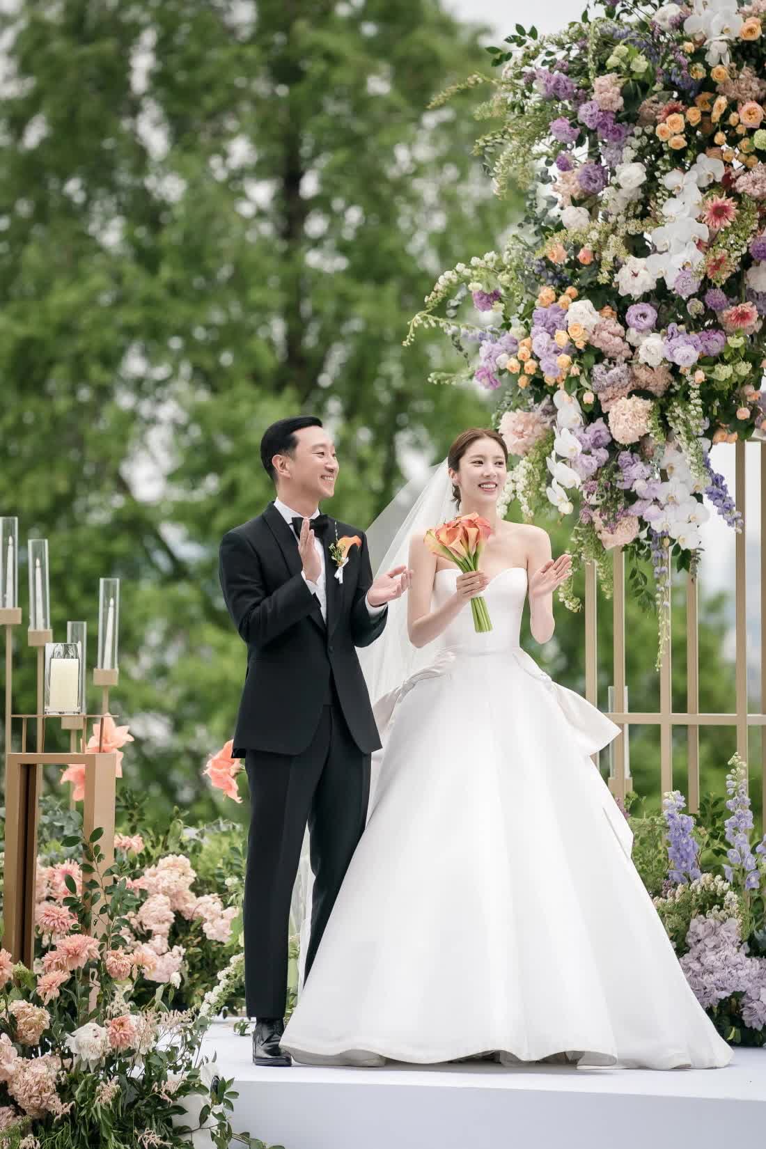 Drama bất ngờ xoay quanh 4 đám cưới hot nhất nhì showbiz Hàn năm 2022: Tin đồn bạn thân "nghỉ chơi" nhau gây ồn ào cõi mạng - Ảnh 1. Drama bất ngờ xoay quanh 4 đám cưới hot nhất nhì showbiz Hàn năm 2022: Tin đồn bạn thân "nghỉ chơi" nhau gây ồn ào cõi mạng - Ảnh 1.