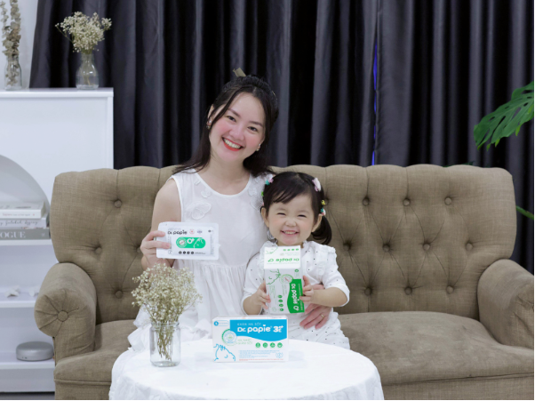 Các mẹ bỉm Việt mách nhau trải nghiệm về sáng chế  hạ sốt chuẩn nhi khoa cho bé - Ảnh 2.