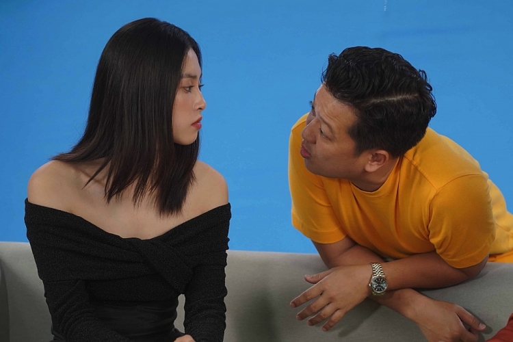 Vừa lấn sân điện ảnh, Hoa hậu Tiểu Vy ra mắt 1 lúc 2 phim - Ảnh 2. Vừa lấn sân điện ảnh, Hoa hậu Tiểu Vy ra mắt 1 lúc 2 phim - Ảnh 2.