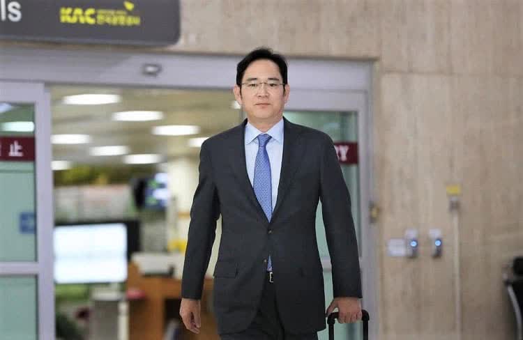 “Ông trùm” đế chế Samsung đang có mặt tại Hà Nội: Sở hữu tài sản 140 nghìn tỷ, là nguyên mẫu của nam chính “Cậu út nhà tài phiệt”? - Ảnh 4.