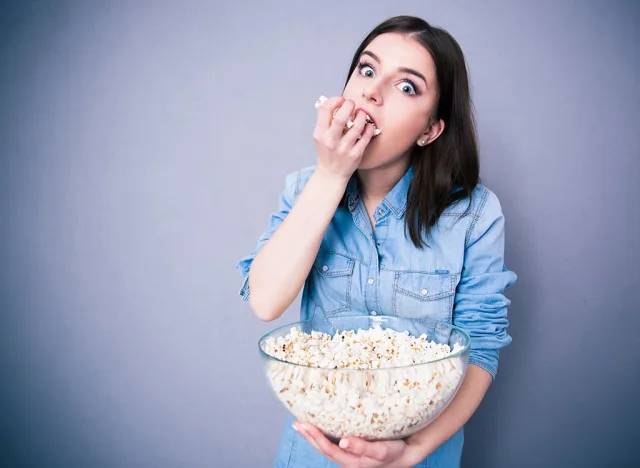 Ăn bữa tối như thế này thì nỗ lực giảm cân của bạn sẽ "đi vào ngõ cụt" - Ảnh 2. Ăn bữa tối như thế này thì nỗ lực giảm cân của bạn sẽ "đi vào ngõ cụt" - Ảnh 2.